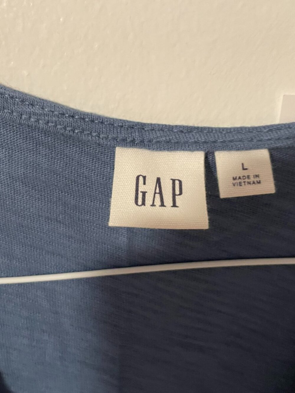 GAP Flutter Sleeve V-Neck Midi Dress - Picture 3 of 4